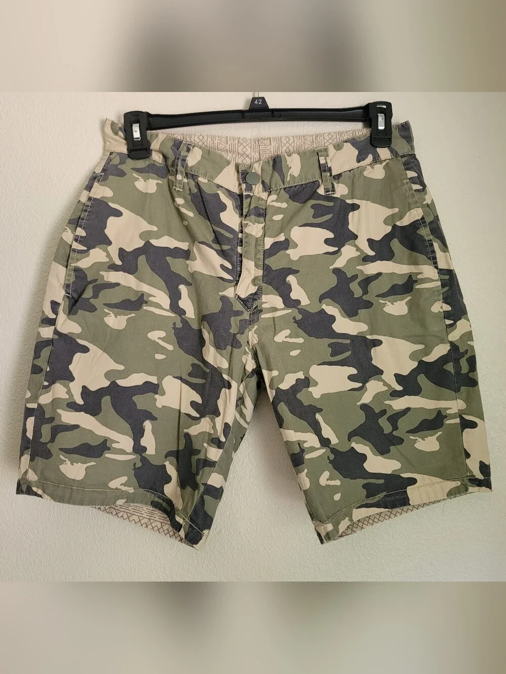 Aeropostale Double-sided shorts, camouflage and Tan Geometric-Print Men’s - Picture 4 of 7